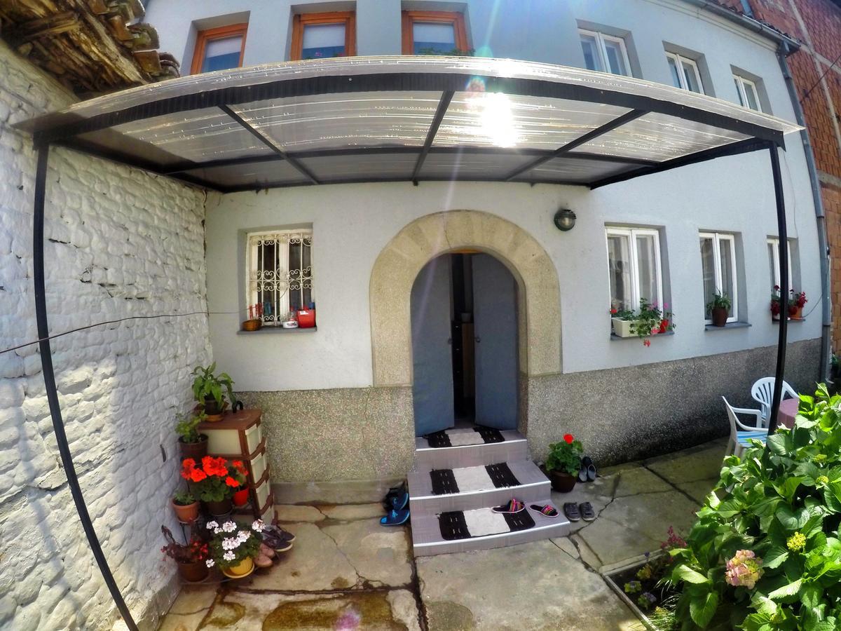 Kulla Dula Guesthouse Gjakova Exterior foto