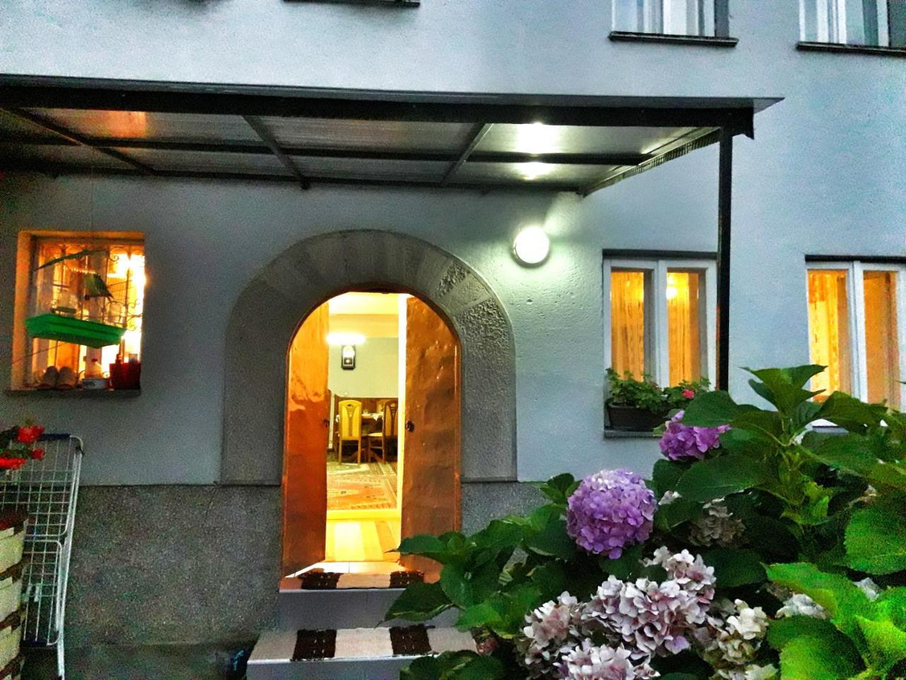 Kulla Dula Guesthouse Gjakova Exterior foto